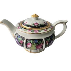 Sadler Heirloom Collection Bacchus 4737 Teapot Gold Gilded Fruit Floral England